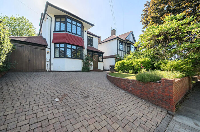 6 Bedroom Detached House For Sale In Oakhill Road, Orpington, BR6
