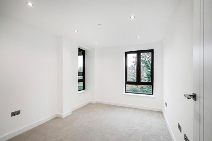 2 Bedroom Apartment To Rent In Quarter Four, Larkshall Road, Chingford, E4