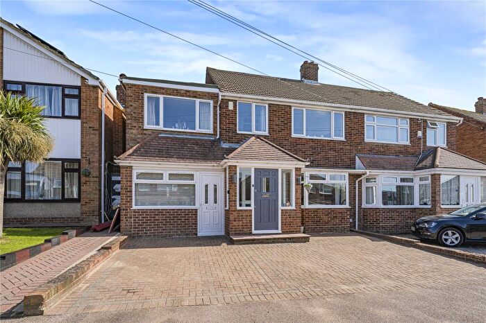 4 Bedroom Semi Detached House For Sale In Lunedale Road, Dartford, Kent, DA2