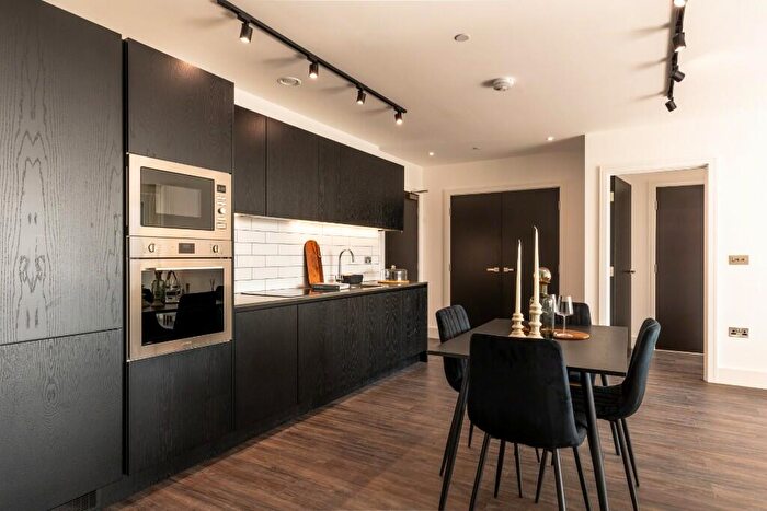 3 Bedroom Flat To Rent In Flat, Mitre Yard, Waterway House, Scrubs Lane, London, NW10