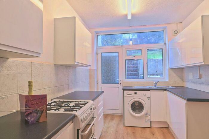 4 Bedroom Terraced House To Rent In Riley Road, Brighton, BN2