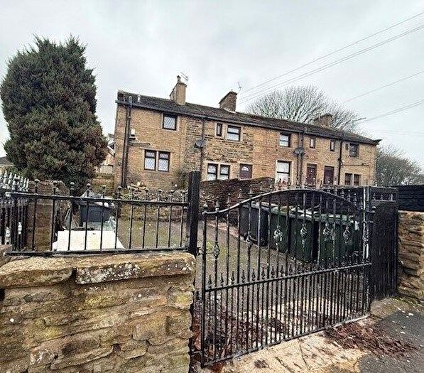 2 Bedroom Cottage For Sale In Daisy Hill Lane, BD9