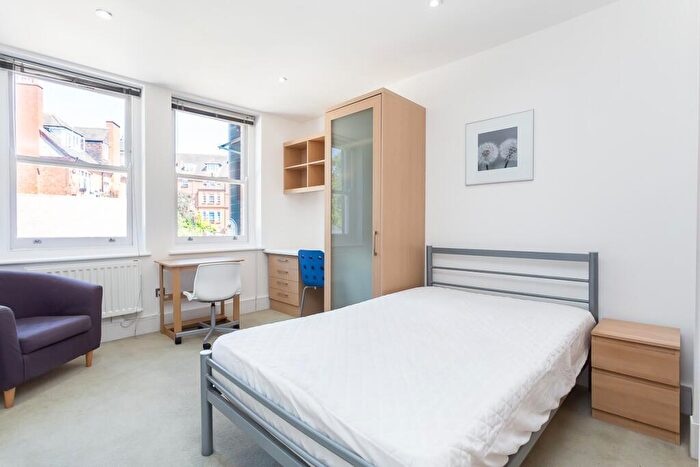 Studio To Rent In Finchley Road, Hampstead, London, NW3