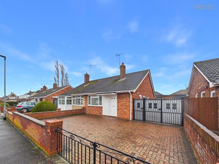 2 Bedroom Semi-Detached Bungalow For Sale In Woodhurst Road, Peterborough, PE2