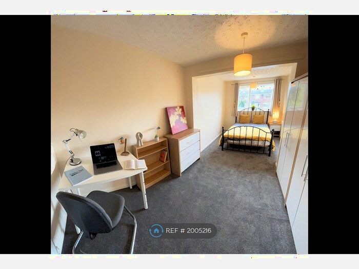 6 Bedroom Semi-Detached House To Rent In Leng Crescent, Norwich, NR4