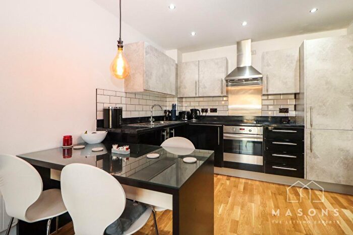 2 Bedroom Flat To Rent In Walsworth Road, Hitchin, Hertfordshire, SG4