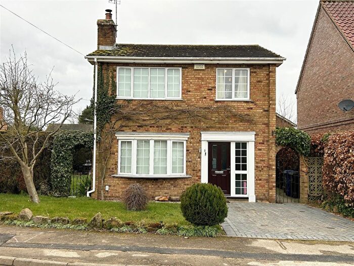 3 Bedroom Detached House To Rent In Chestnut Garth, Hemingbrough, Selby, YO8