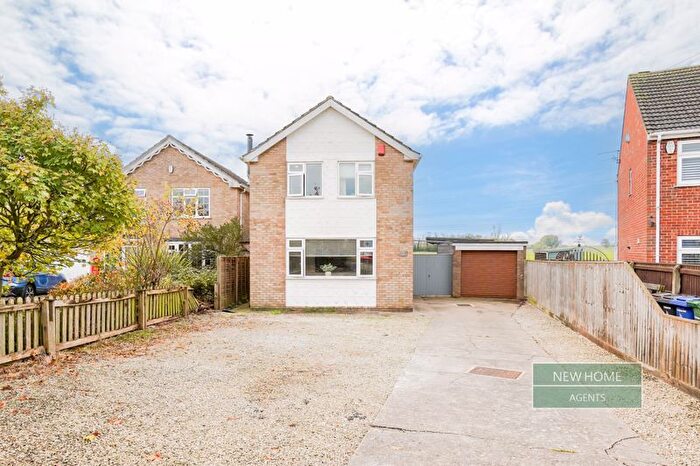 3 Bedroom Property For Sale In St. Nicholas Drive Grimsby, DN37