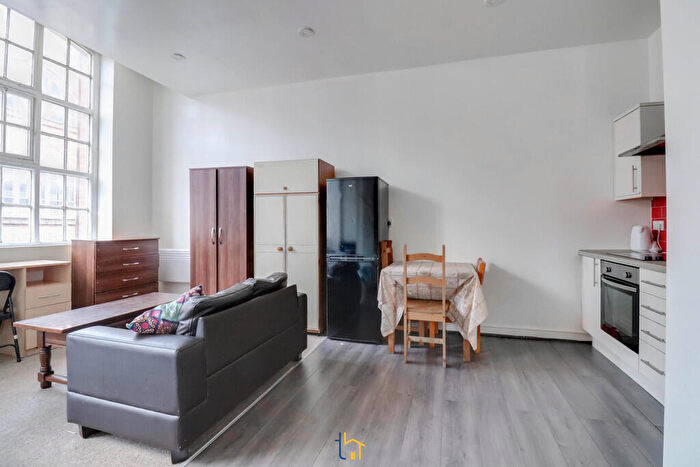 1 Bedroom Apartment To Rent In Millstone Lane, Leicester, LE1