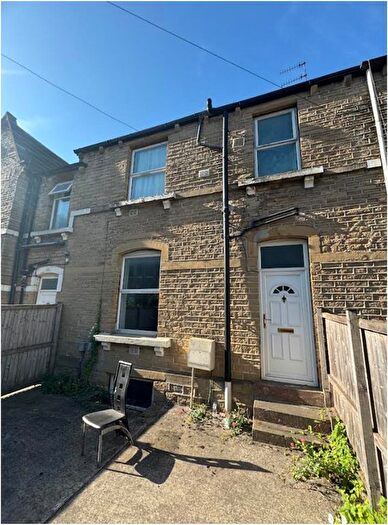2 Bedroom Terraced House To Rent In Laburnum Terrace, Huddersfield, HD1
