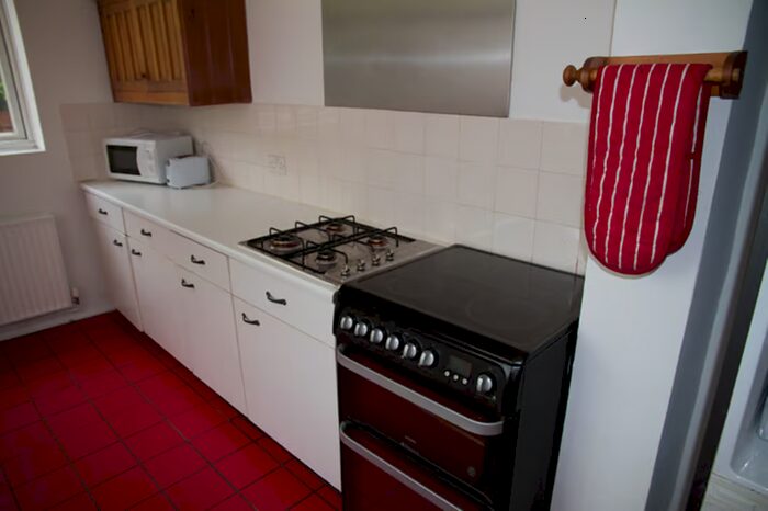 3 Bedroom Terraced House To Rent In Shakespeare Road, Acton, London, W3