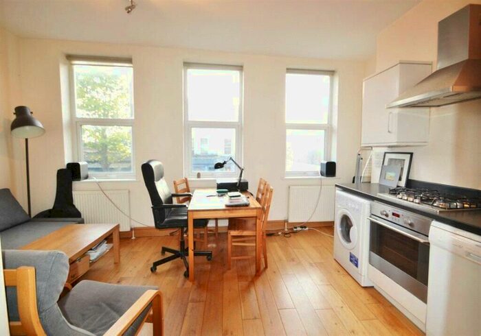 1 Bedroom Apartment To Rent In High Road, East Finchley, London, N2