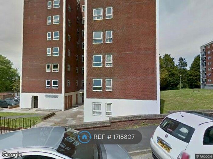 3 Bedroom Flat To Rent In Craddock House, Winchester, SO23