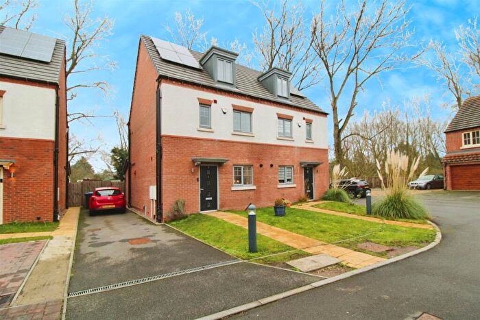 4 Bedroom Semi Detached House For Sale In Merynton Close, Rugby, CV21