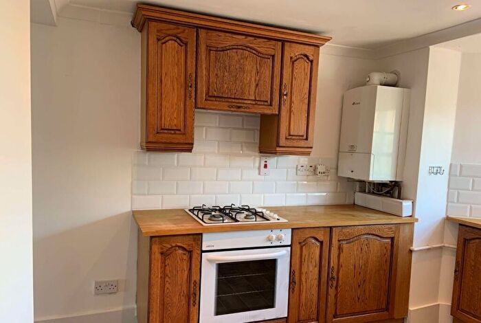 2 Bedroom Apartment To Rent In High Street, Rochester, Kent, ME1