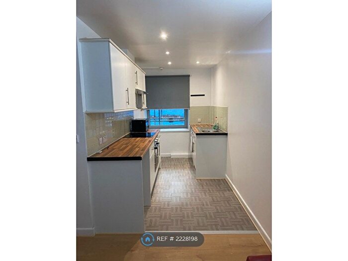 2 Bedroom Flat To Rent In Cranbrook House, Nottingham, NG1