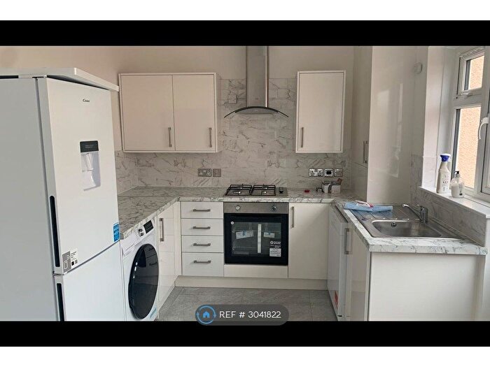 2 Bedroom Terraced House To Rent In Beeches Road, Sutton, SM3