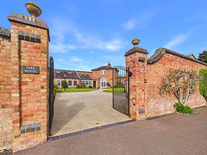4 Bedroom Character Property For Sale In Clopton Park, Stratford-Upon-Avon, CV37