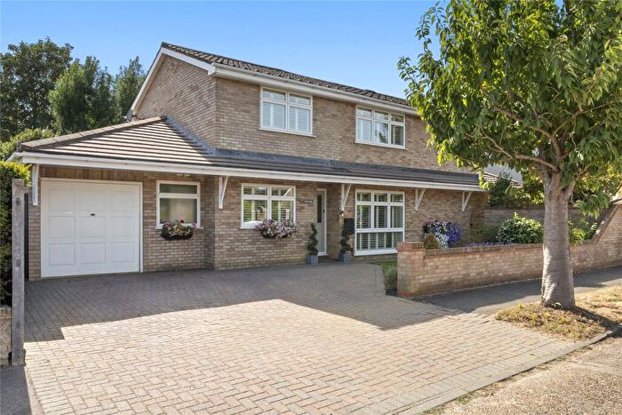 5 Bedroom Detached House For Sale In Crofton Avenue, Walton-On-Thames, Surrey, KT12