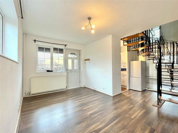 1 Bedroom End Of Terrace House To Rent In Sawyers Lawn, West Ealing, London, W13