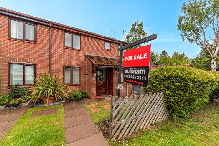 2 Bedroom Maisonette For Sale In Hewell Place, Hewell Road, Barnt Green, Birmingham, B45