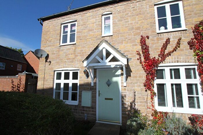2 Bedroom End Of Terrace House To Rent In Sage Close, Banbury, Oxon, OX16