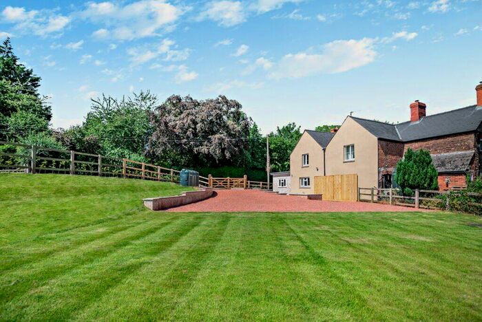 3 Bedroom Semi-Detached House To Rent In Little Pengethley Cottages, Peterstow, Herefordshire, HR9