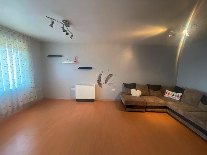 2 Bedroom Flat To Rent In Culpepper Close, London, N18