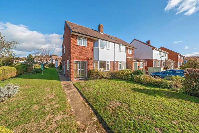 3 Bedroom Semi Detached House For Sale In Arundel Drive, Fareham, Hampshire, PO16