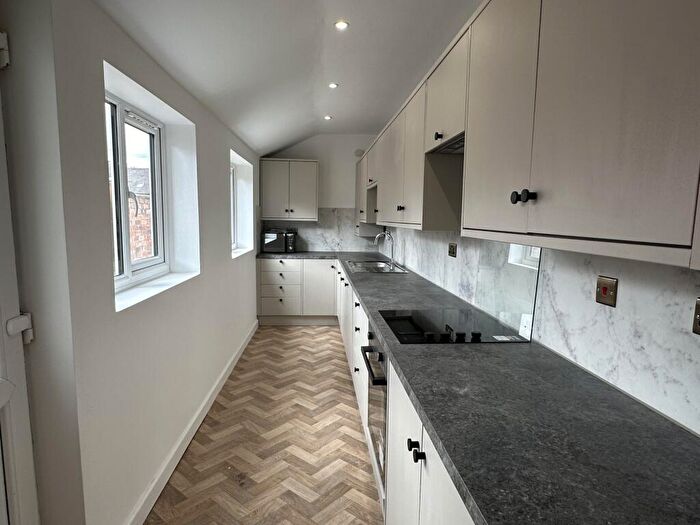 5 Bedroom Terraced House To Rent In Bedroom With All Ensuites Available For /, LN2
