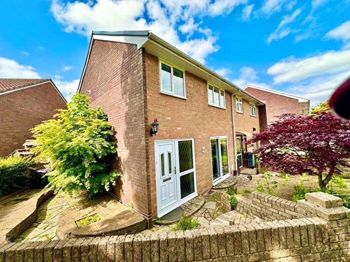 3 Bedroom Terraced House To Rent In Caerwent Road, Croesyceiliog, NP44
