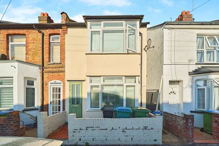 3 Bedroom Property To Rent In Harwoods Road, Watford, WD18