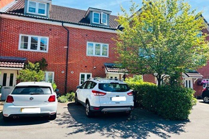 3 Bedroom Town House To Rent In Hut Farm Place, Eastleigh, SO53