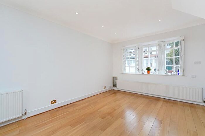 2 Bedroom End Of Terrace House To Rent In Linden Gardens, Chiswick, W4