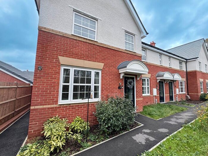 3 Bedroom End Of Terrace House For Sale In Wheatsheaf Road, Wimborne, BH21