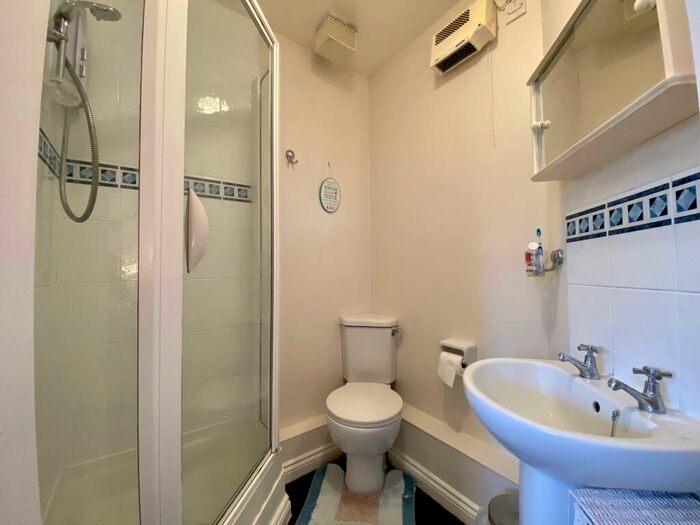 2 Bedroom Apartment To Rent In Williams Park, Benton, NE12