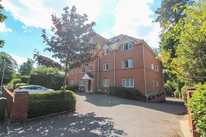 2 Bedroom Apartment For Sale In Branksome Wood Road, Bournemouth, BH2