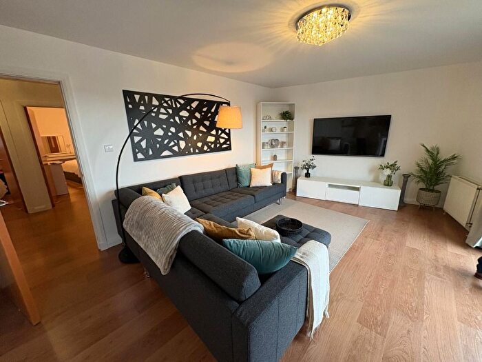 2 Bedroom Flat To Rent In Rubislaw Square, West End, Aberdeen, AB15