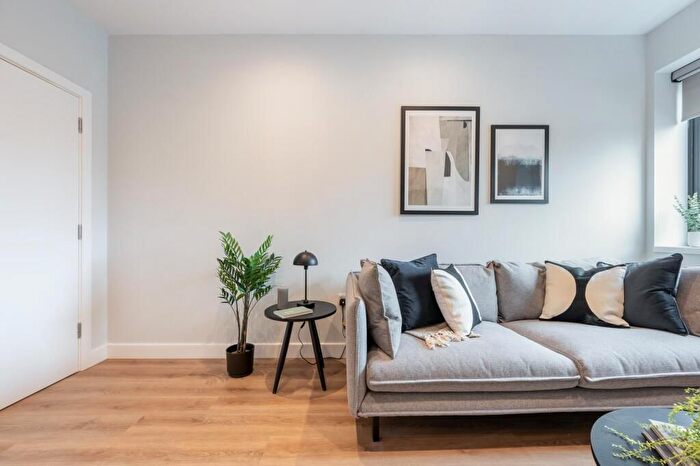 1 Bedroom Flat To Rent In Somerton Road, London, SE15