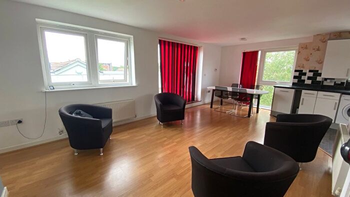 3 Bedroom Flat To Rent In Marsden Gardens, Dartford, DA1