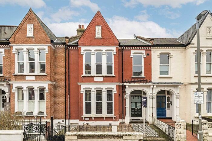 1 Bedroom Flat To Rent In Drakefield Road, London, SW17
