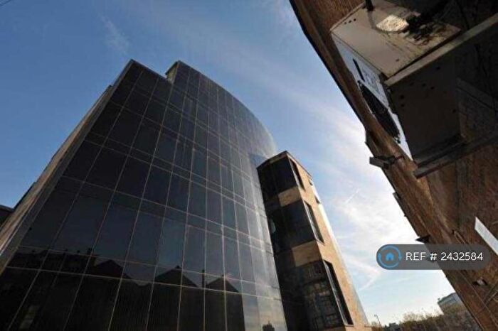 2 Bedroom Flat To Rent In The Gatehaus, Bradford, BD1