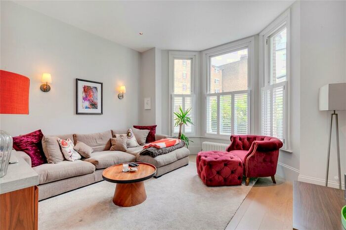 2 Bedroom Apartment To Rent In Alderbrook Road, SW12