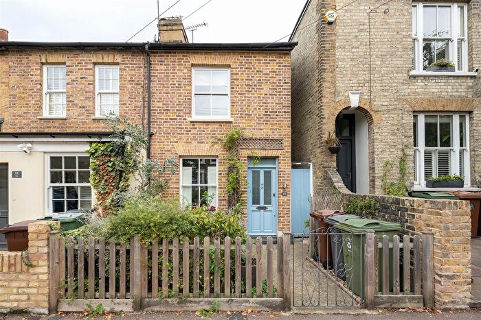 2 Bedroom Cottage For Sale In Beulah Road, Walthamstow, E17