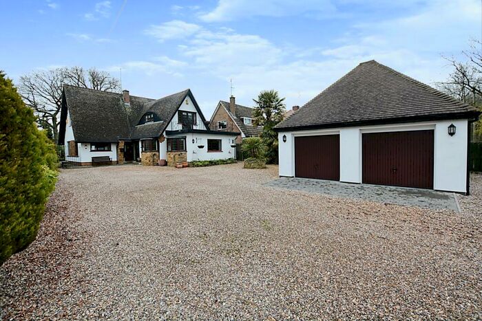 3 Bedroom Detached House For Sale In Sywell Road, Overstone, Northampton, Northamptonshire, NN6