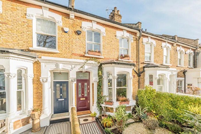 3 Bedroom Terraced House To Rent In Highbury Hill, Highbury, N5