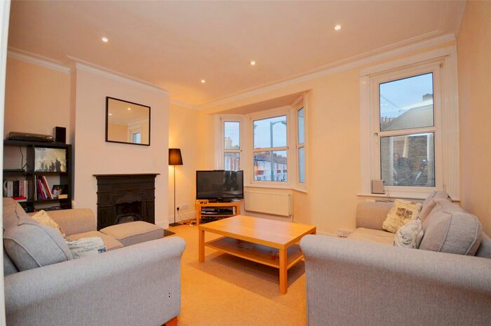 2 Bedroom Flat To Rent In Steerforth Street, London, SW18