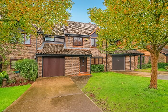 5 Bedroom Terraced House For Sale In Oakham Drive, Bromley, BR2