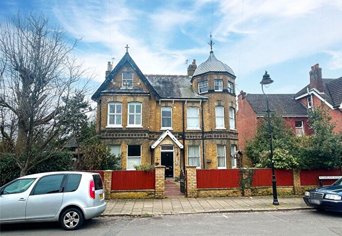 1 Bedroom Flat To Rent In Grasmere House, Cargate Avenue, Aldershot, Hampshire, GU11