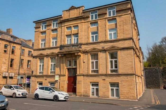 1 Bedroom Flat To Rent In Charles Street, Shipley BD17